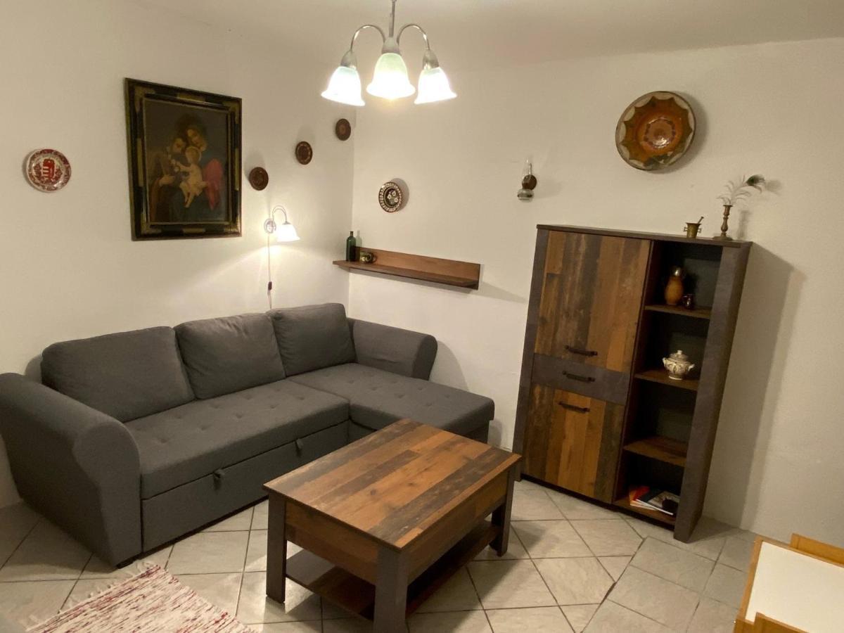 Arpad Nyaralohaz Villa Sarud Buitenkant foto